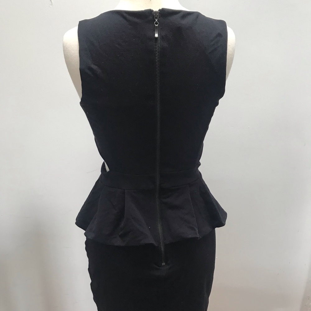 Little black dress - Picture 4 of 5